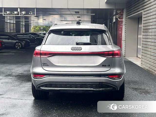 Audi Q6L 2026 Серебристо-серый из Китая, фото 2