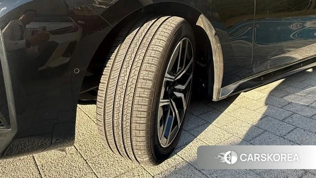 BMW 7 Series (G70) 2024 Черный из Кореи, фото 2