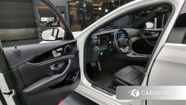 Mercedes-Benz E-Class W213 2021 Белый из Кореи, фото 2