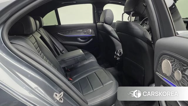 Mercedes-Benz E-Class W213 2021 Серый из Кореи, фото 2