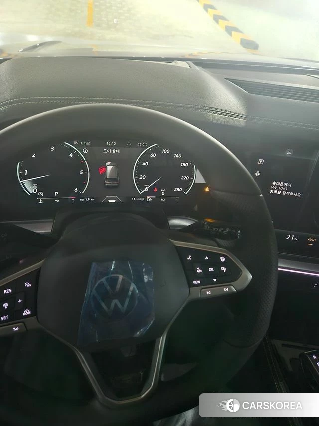 Volkswagen Touareg 3rd generation 2026 Серебряный из Кореи, фото 2