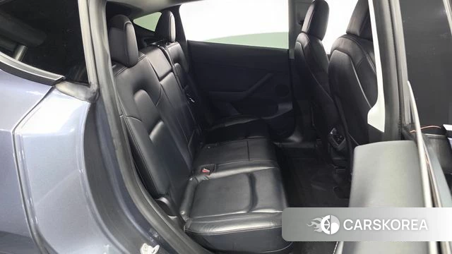 Tesla Model Y 2021 Серый из Кореи, фото 2