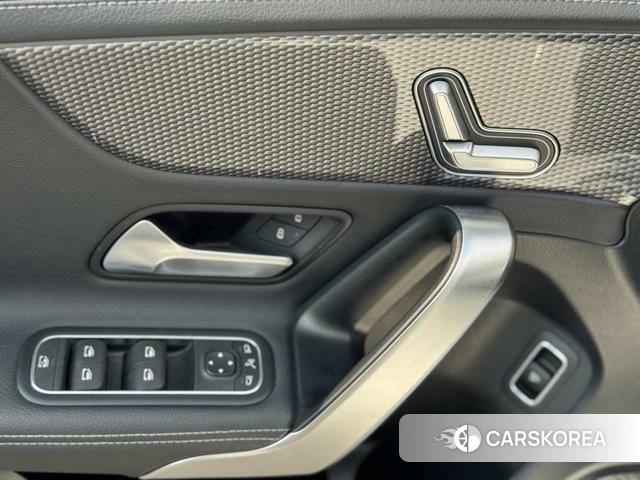 Mercedes-Benz A-Class 2023 Белый из Китая, фото 2