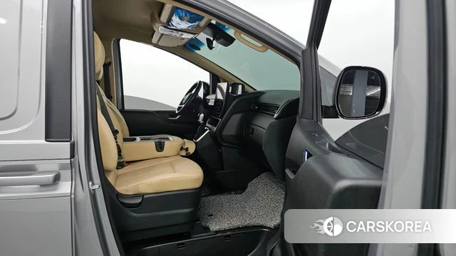 Hyundai Staria 2024 Серебряный из Кореи, фото 2