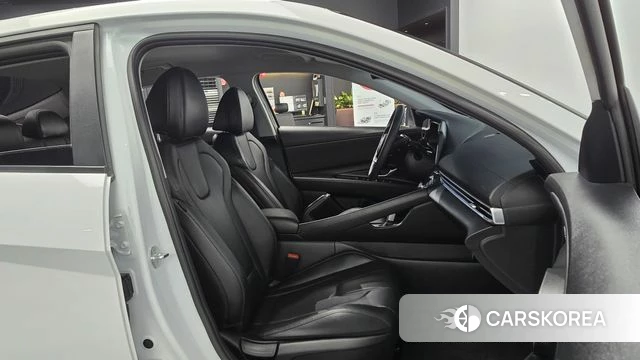 Hyundai The New Avante (CN7) 2023 Белый из Кореи, фото 2