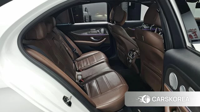Mercedes-Benz E-Class W213 2019 Белый из Кореи, фото 2