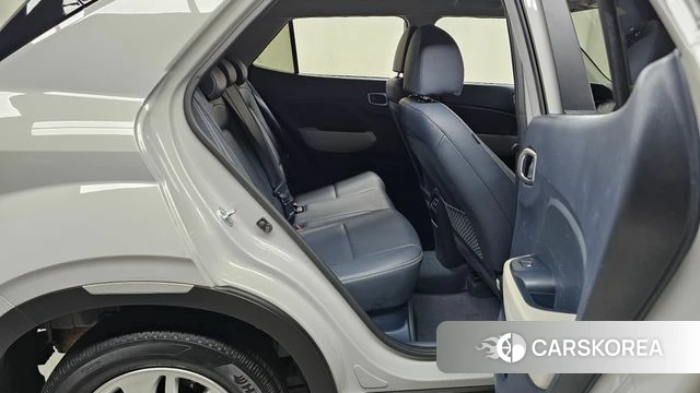 Hyundai Venue 2024 Серебристо-серый из Кореи, фото 2
