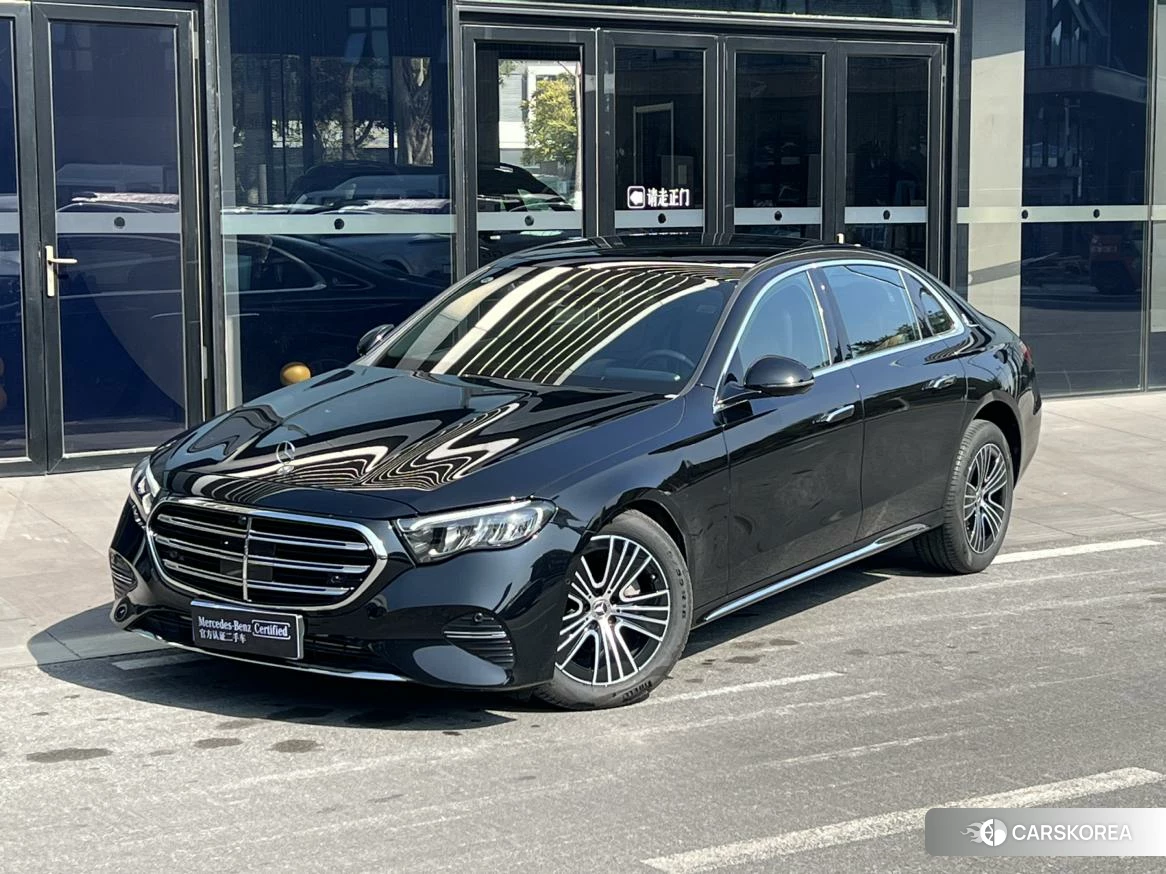 Mercedes-Benz E-Class 2023 Черный из Китая, фото 2