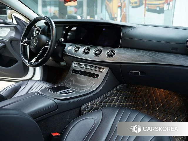 Mercedes-Benz CLS 2022 Белый из Китая, фото 2