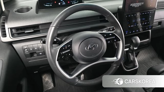 Hyundai Staria 2023 Черный из Кореи, фото 2