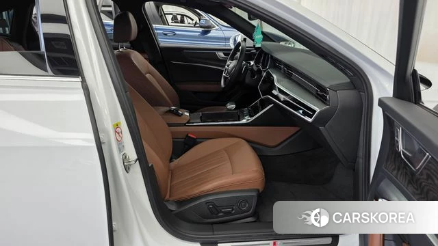 Audi A6 (C8) 2023 Белый из Кореи, фото 2