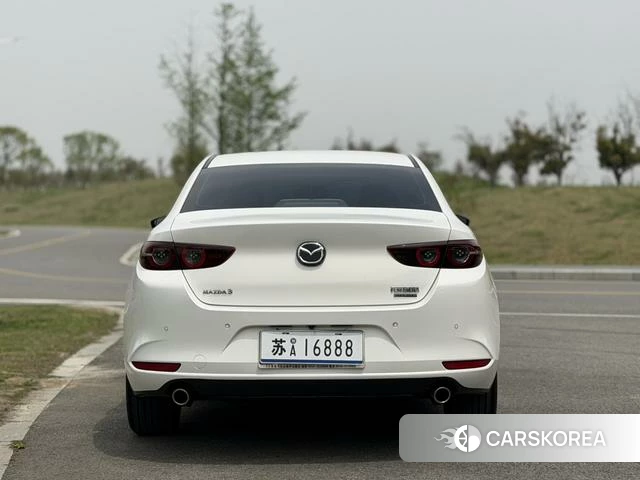 Mazda 3 2024 Белый из Китая, фото 2