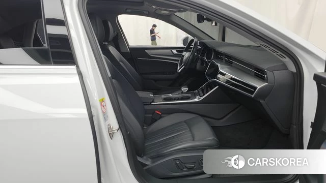 Audi A6 (C8) 2020 Белый из Кореи, фото 2