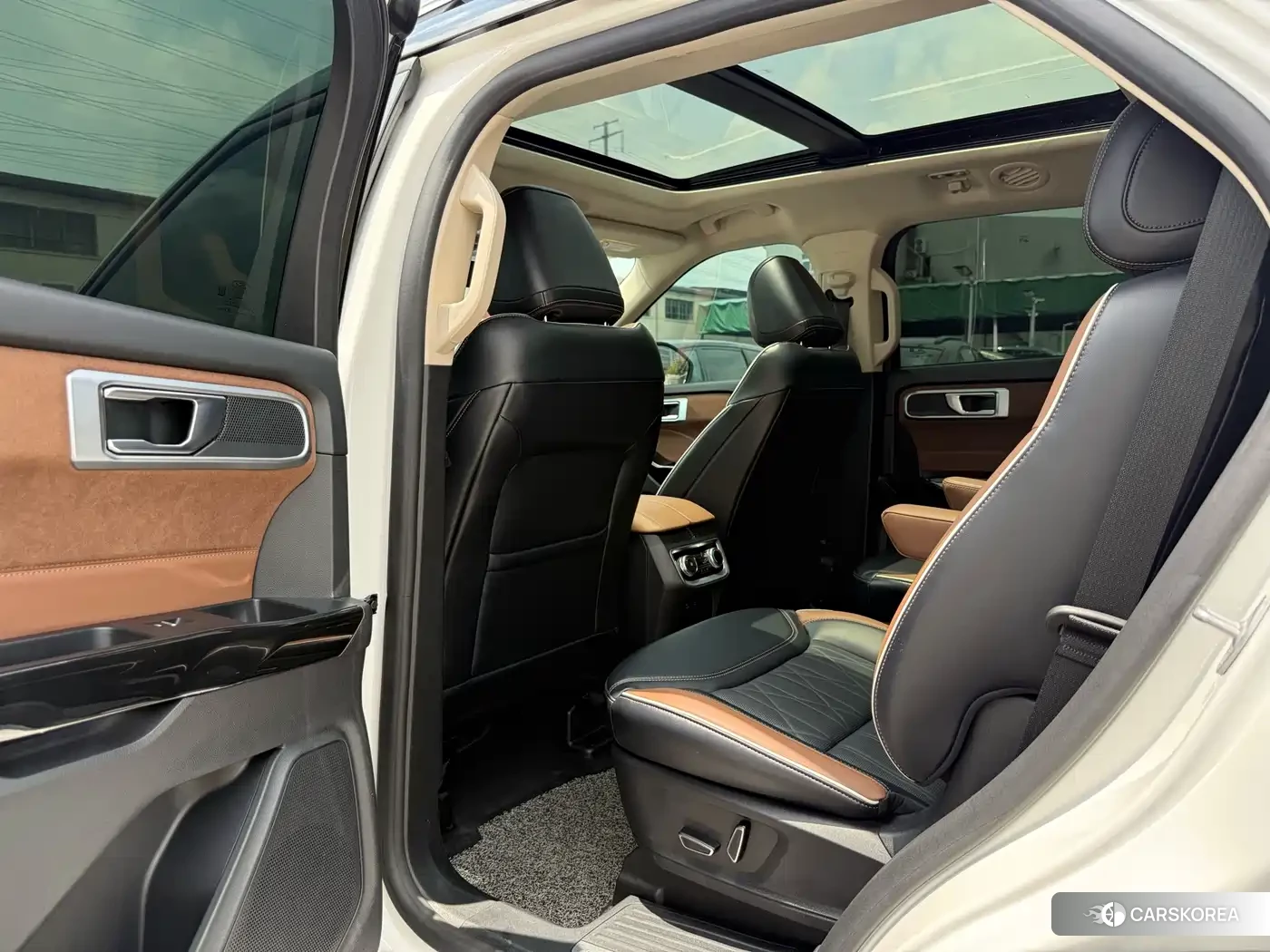 Ford Explorer 2023 Белый из Китая, фото 3
