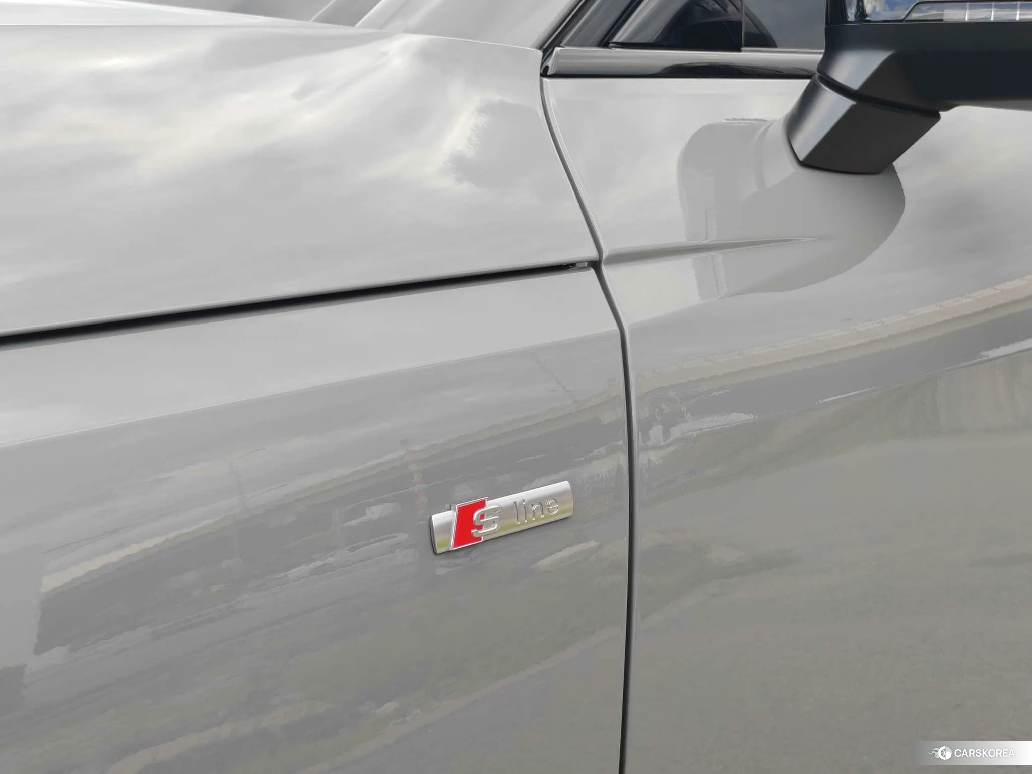 Audi A4L 2021 Серебристо-серый из Китая, фото 2