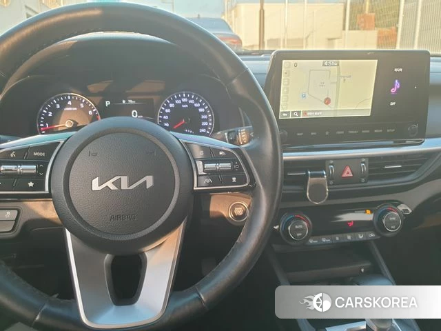 Kia The New K3 2nd generation 2022 Белый из Кореи, фото 2