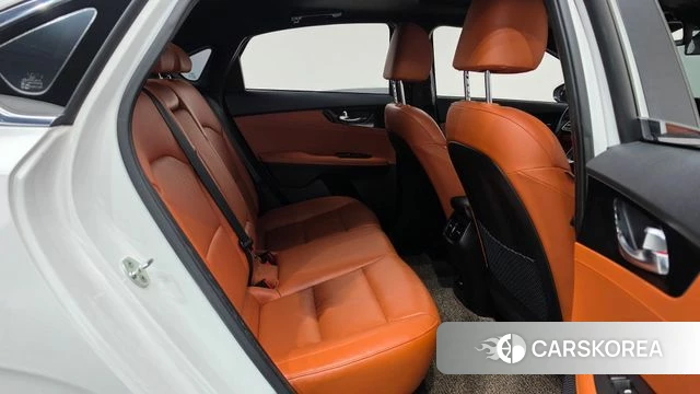 Kia The New K3 2nd generation 2021 Белый из Кореи, фото 2