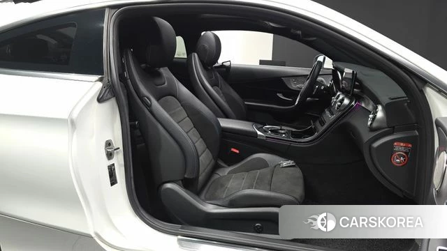 Mercedes-Benz C-Class W205 2021 Белый из Кореи, фото 2