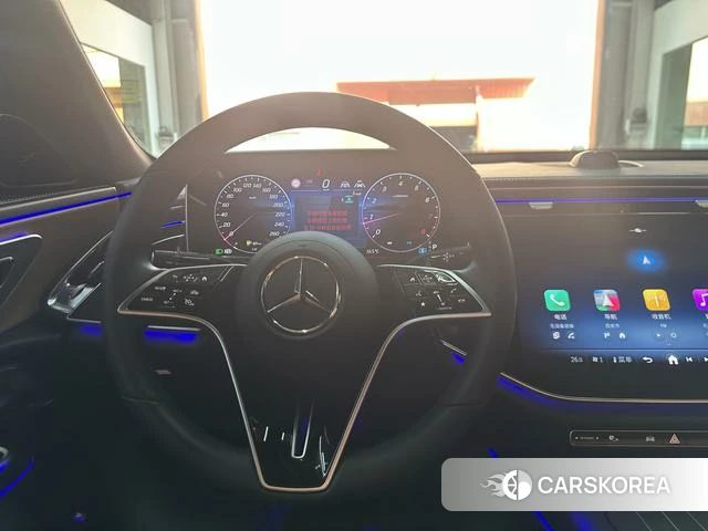 Mercedes-Benz E-Class 2025 Черный из Китая, фото 2