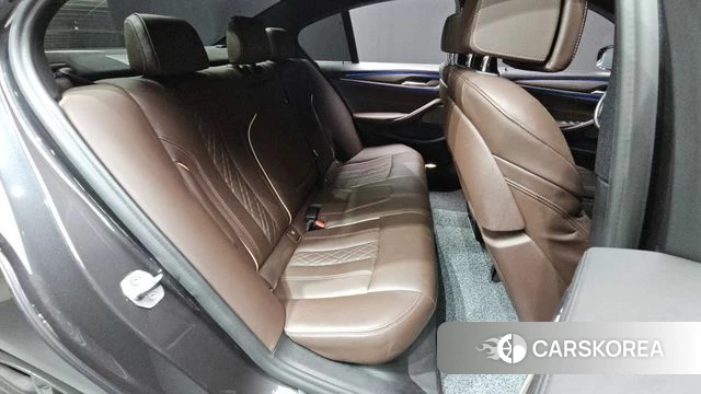 BMW 5 Series (G30) 2020 Серый из Кореи, фото 2