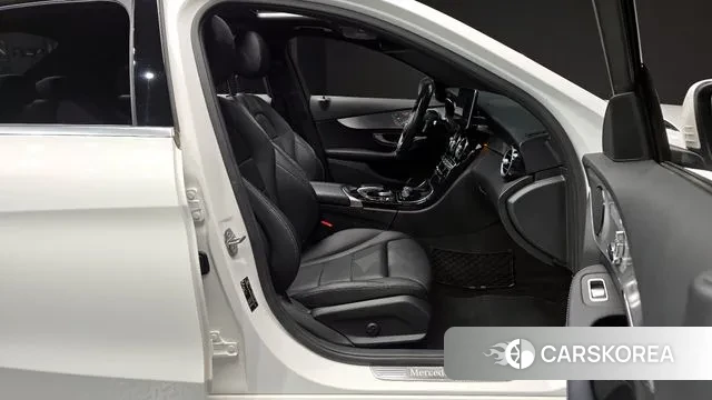Mercedes-Benz C-Class W205 2018 Белый из Кореи, фото 2