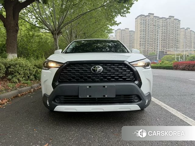 Toyota Corolla 2023 Белый из Китая, фото 2