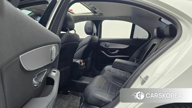 Mercedes-Benz C-Class W205 2018 Белый из Кореи, фото 2