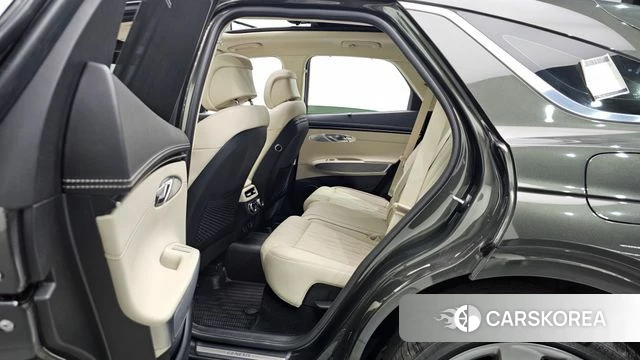 Genesis GV70 2024 Светло-зеленый из Кореи, фото 2
