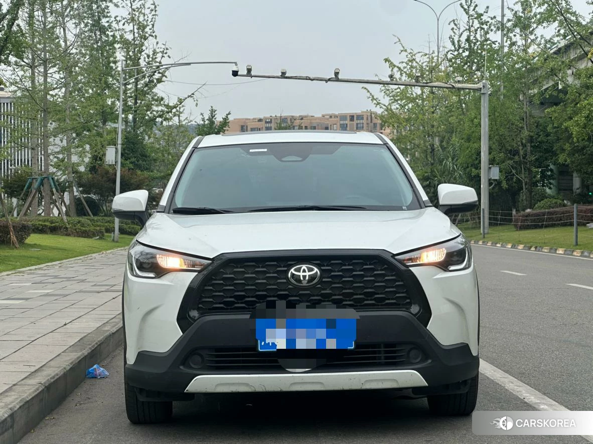 Toyota Corolla 2023 Белый из Китая, фото 2