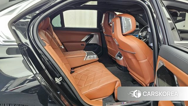 BMW i7 (G70) 2023 Черный из Кореи, фото 2