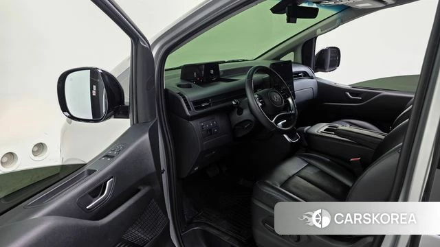 Hyundai Staria 2023 Серебряный из Кореи, фото 2