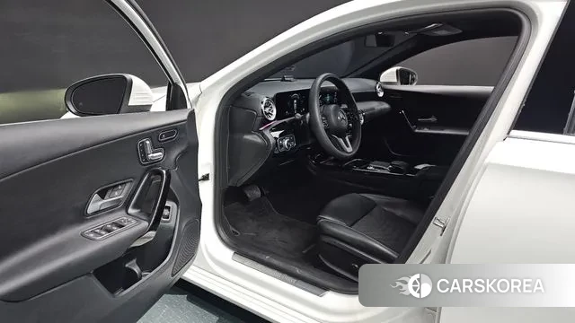 Mercedes-Benz A-Class W177 2020 Белый из Кореи, фото 2