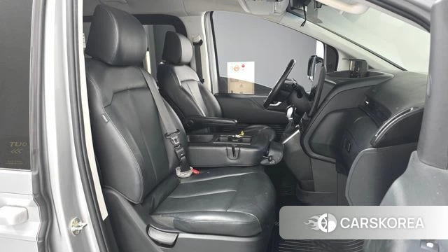 Hyundai Staria 2022 Серебряный из Кореи, фото 2