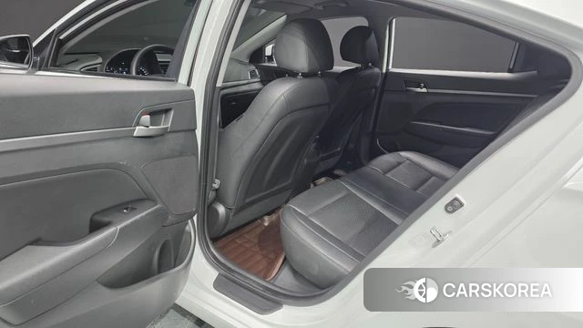 Hyundai Avante AD 2018 Белый из Кореи, фото 2