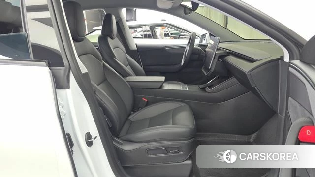 Tesla Model Y 2025 Белый из Кореи, фото 2