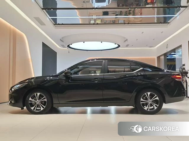 Nissan Sylphy 2022 Черный из Китая, фото 2