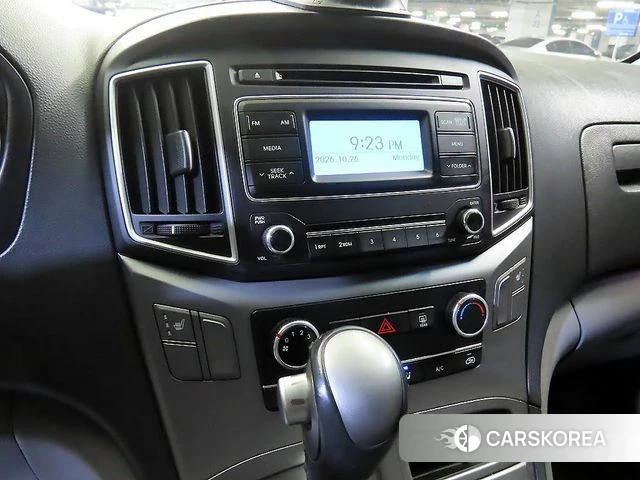 Hyundai The New Grand Starex 2019 Серебристо-серый из Кореи, фото 2