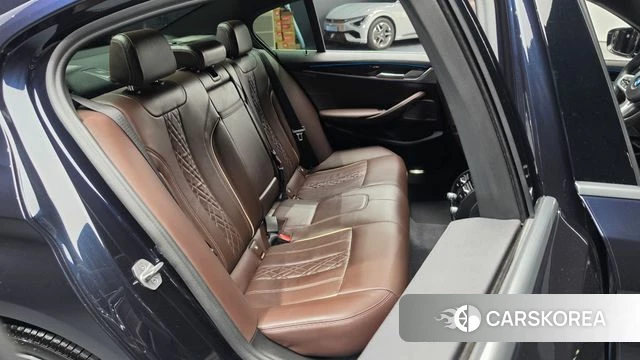 BMW 5 Series (G30) 2021 Черный из Кореи, фото 2