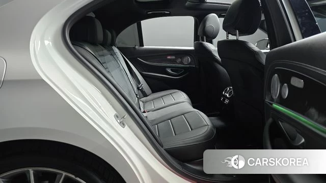 Mercedes-Benz E-Class W213 2020 Белый из Кореи, фото 2