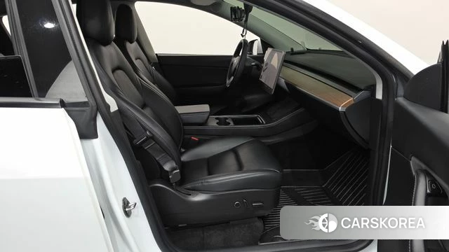 Tesla Model Y 2021 Белый из Кореи, фото 2