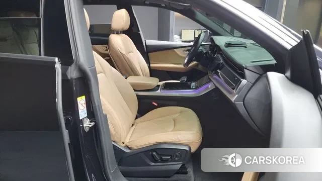 Audi Q8 (4M) 2020 Черный из Кореи, фото 2