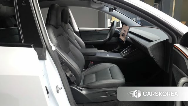 Tesla Model Y 2025 Белый из Кореи, фото 2