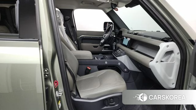 Land Rover Defender (L663) 2022 Зеленый из Кореи, фото 2