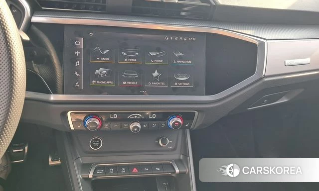 Audi Q3 (F3) 2024 Синий из Кореи, фото 2