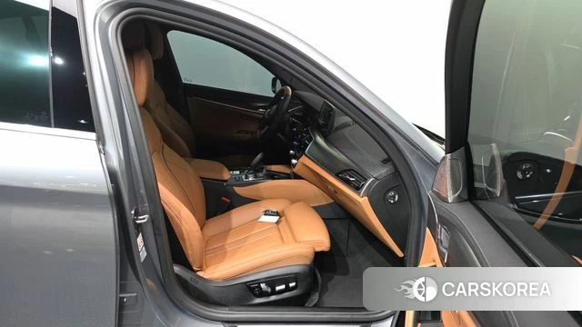 BMW 5 Series (G30) 2022 Серый из Кореи, фото 2