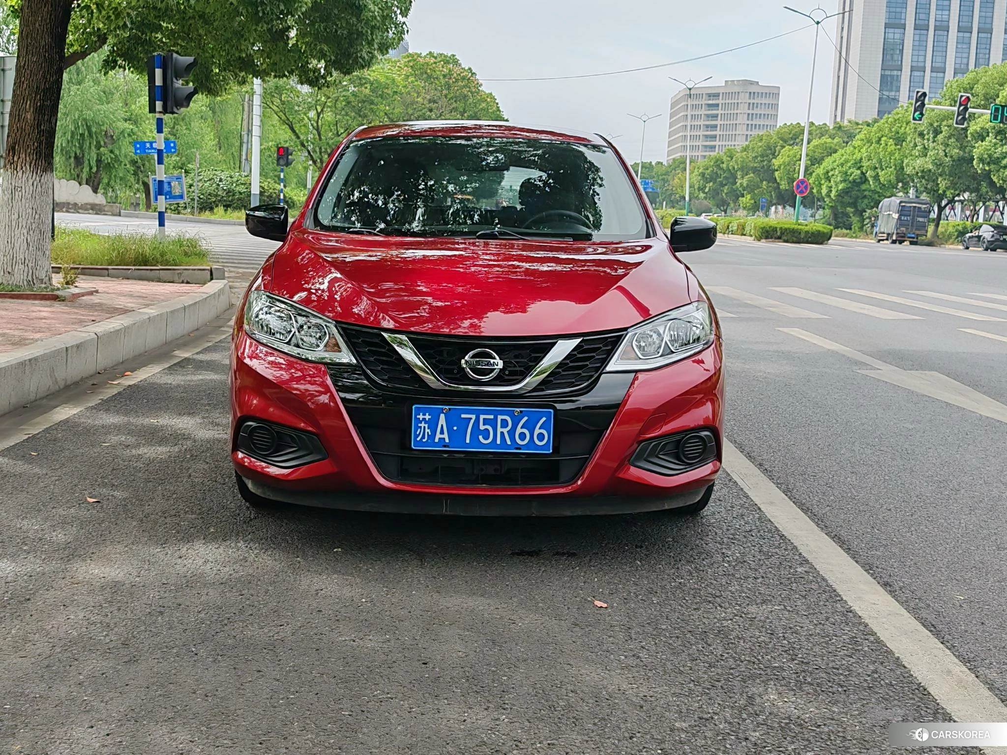 Nissan Tiida 2020 Красный из Китая, фото 2