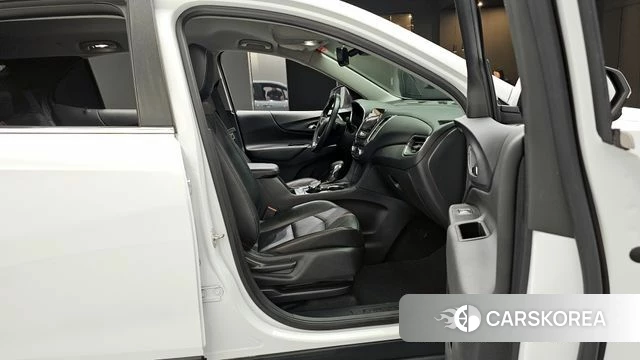 Chevrolet (GM Daewoo) The New Equinox 2022 Белый из Кореи, фото 2