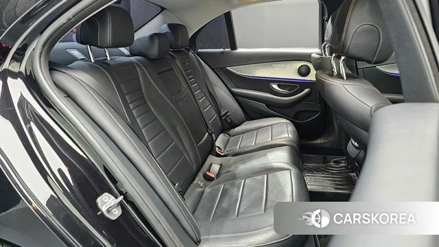 Mercedes-Benz E-Class W213 2018 Черный из Кореи, фото 2