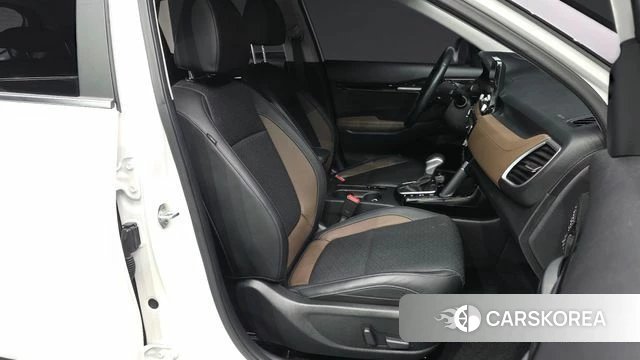 Kia Seltos 2022 Белый из Кореи, фото 2