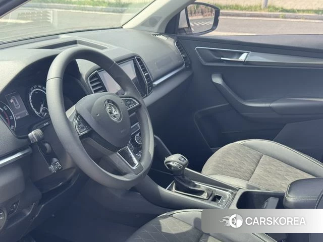 Skoda Karoq 2022 Белый из Китая, фото 2